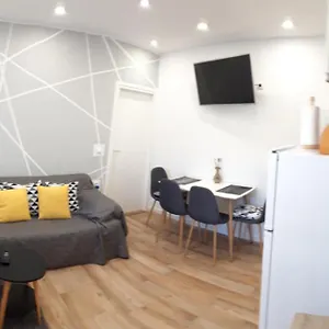 Appartamento Lili In Pet Friendly, Free Parking, Zara